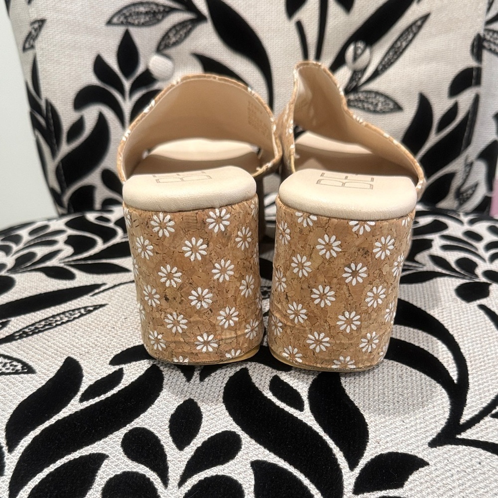 BEACH Daisy Embellished Tan Platform Mules - Picture 4 of 6